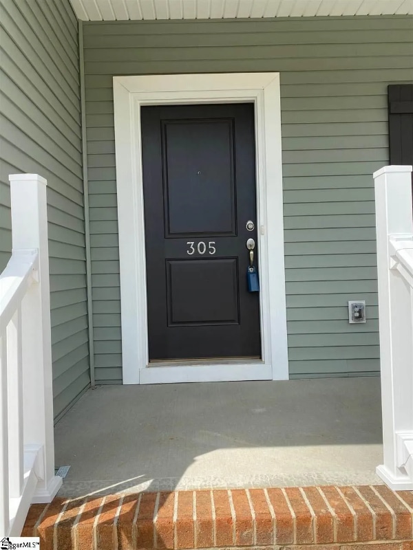 Photo - 305 Castleton Cir