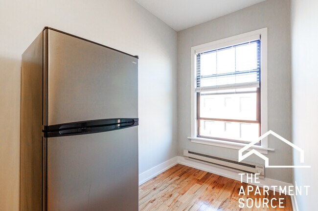 Photo - 2907 N Mildred Ave Unit 1L