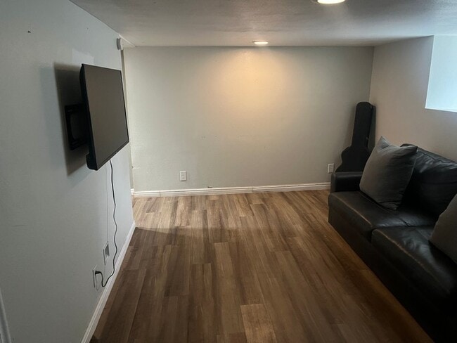 Photo - 181 Edith Ave S