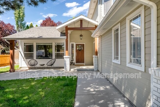 Photo - 1127 N Echohawk Way