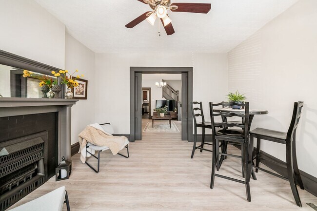 Photo - 418 E Oakland Ave