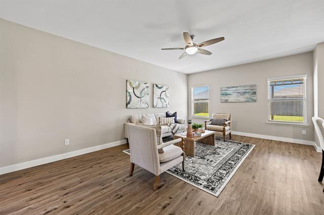 Photo - 2460 French St