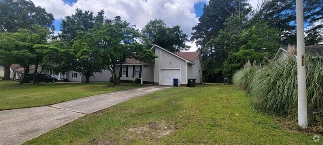 Building Photo - 912 Hollydale Ln Rental