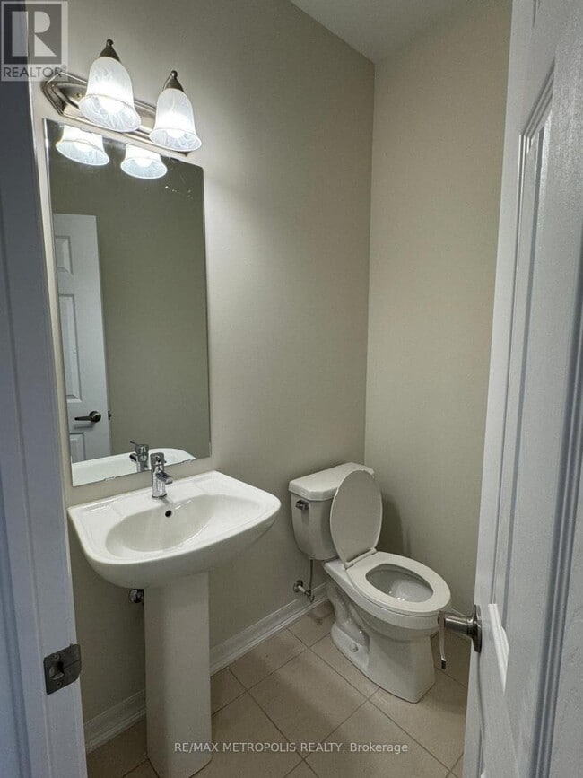 Photo - 232 Warden St