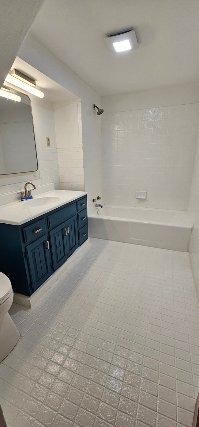 Photo - 895 Humboldt Ave