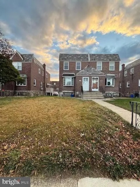 Photo - 1834 Benson St