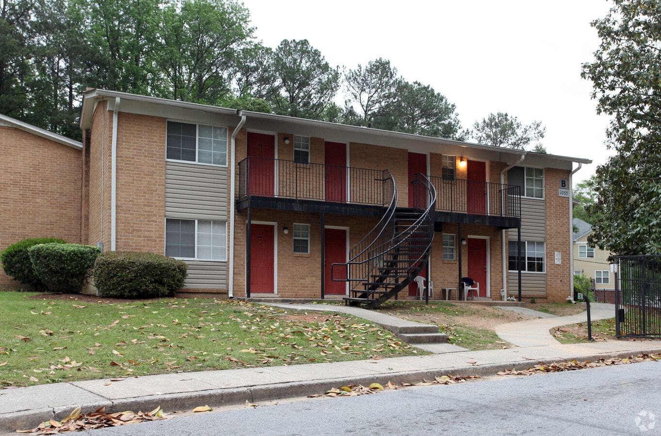 Hollywood Shawnee Apartments - Hollywood Shawnee Apartments