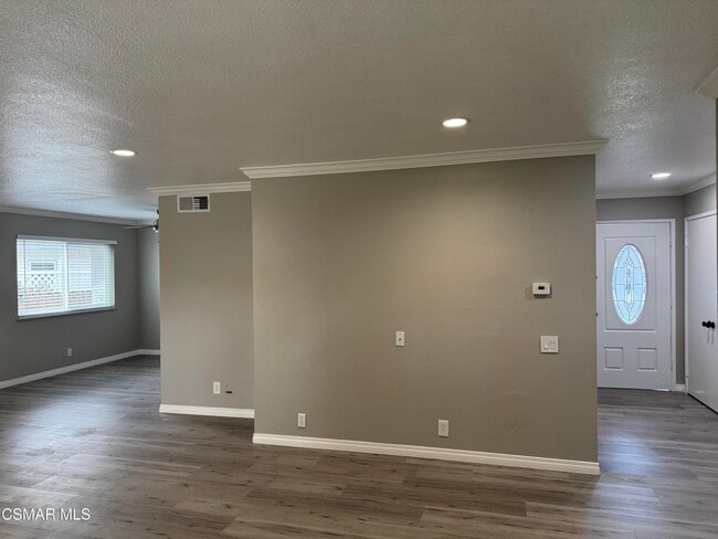 Photo - 1694 Regent St