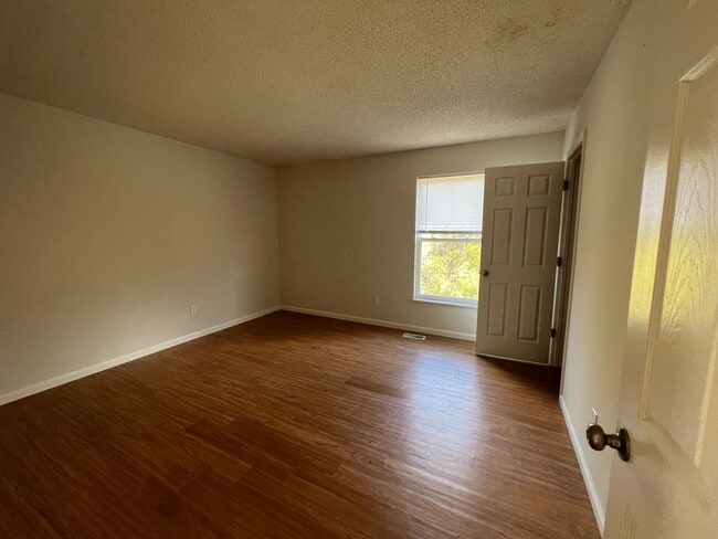 Photo - Large 4 Bedroom Home at I-44 and HWY 100