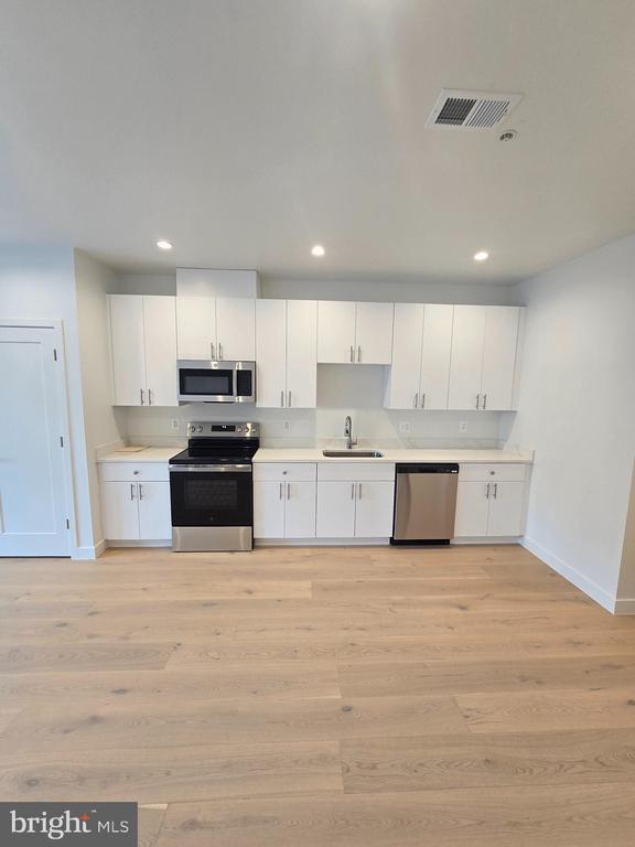 Building Photo - 2536 Elvans Rd SE