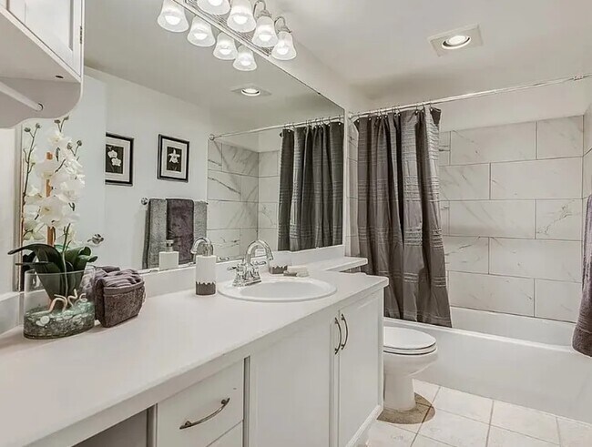 Photo - 9910 NE 137th St Unit B207