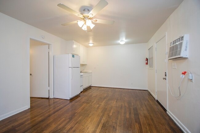Building Photo - 4207 Mt Vernon St Unit 19