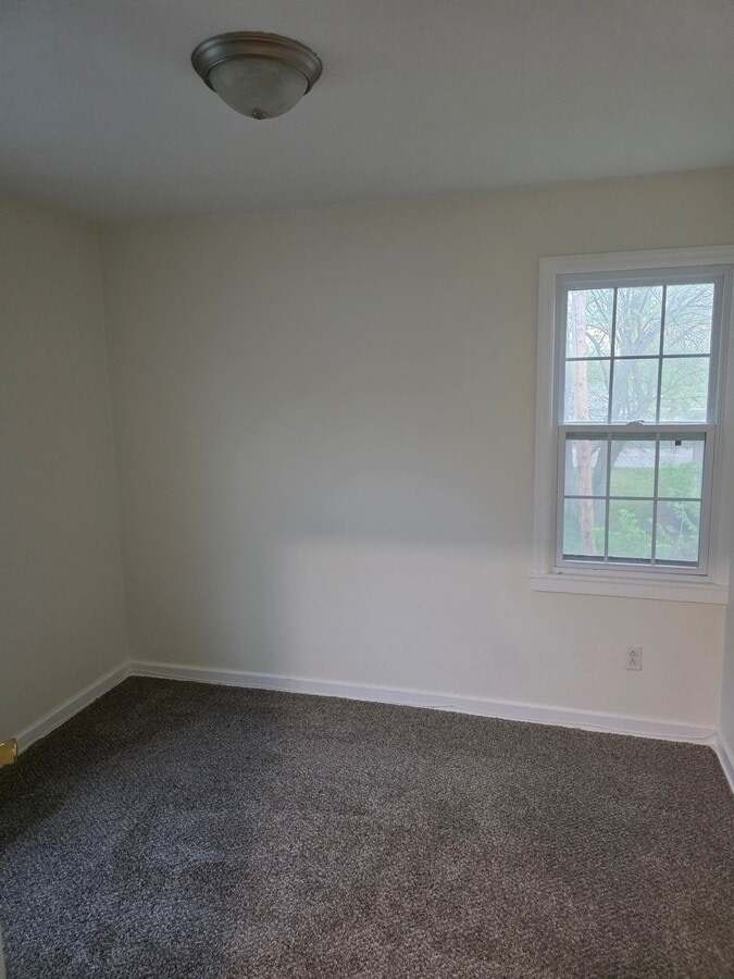 Photo - 213 E Carlton St