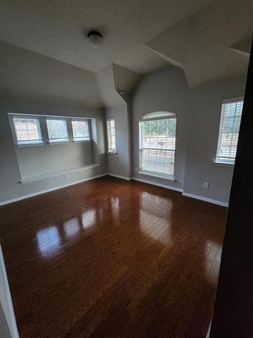 Photo - 633 Grayson Ln