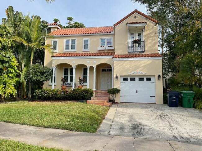 Photo - Davis Islands Spanish Med 3 Bed 2.5 Bath 1 car garage with Spool