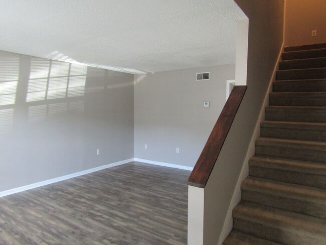 Photo - 1100 Pineland Ave