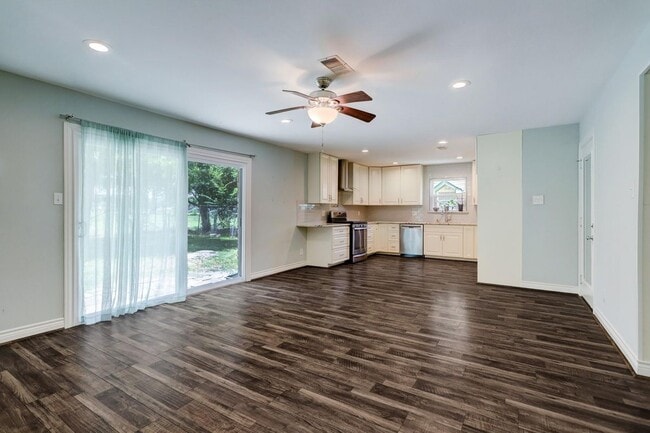 Photo - 9410 Pipestone St