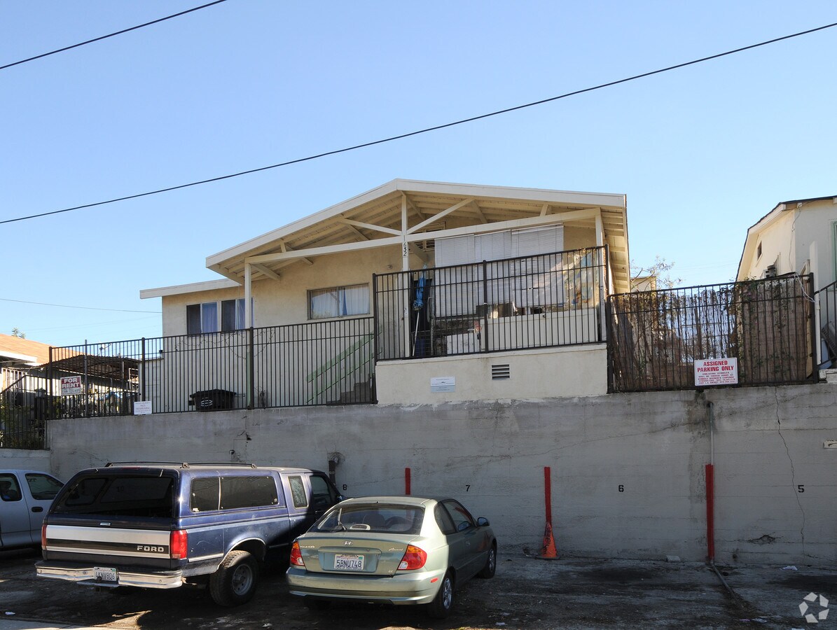 Primary Photo - 628-634 S Bonnie Beach Pl