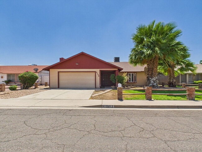 Building Photo - Private Pool - No HOA Rental