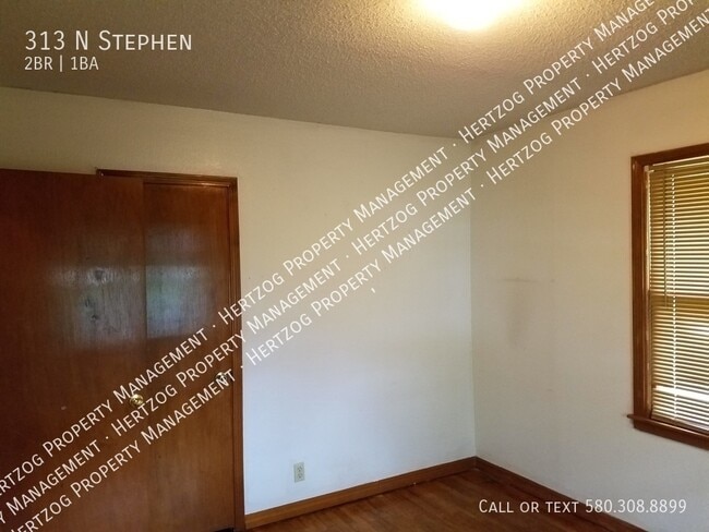 Photo - 313 N Stephen-