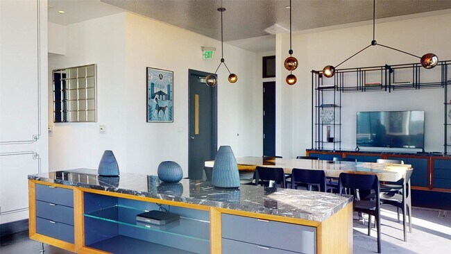 Building Photo - 1409 Post Oak Blvd Unit 902