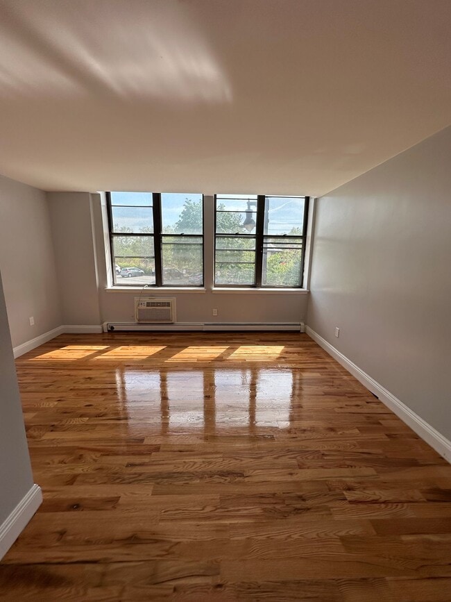 Photo - Main Street Commons - Beautifully Renovate...