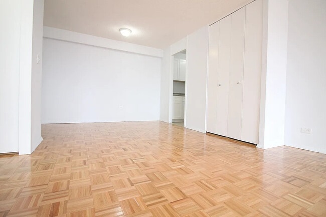 Photo - 129 E 95th St