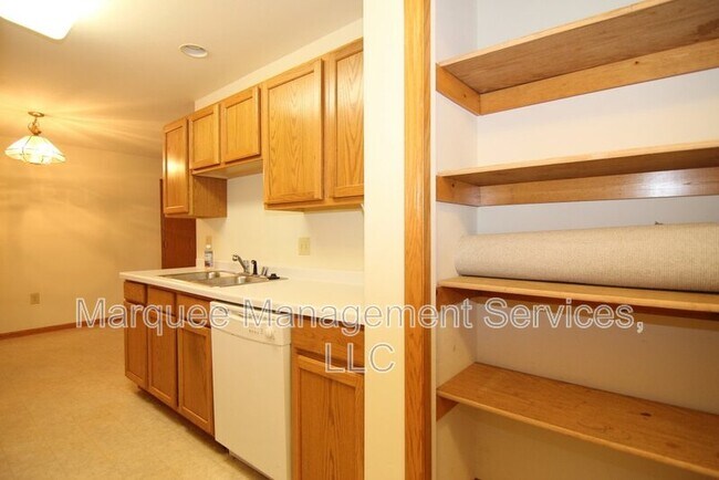 Photo - 115 W Windsor Ave