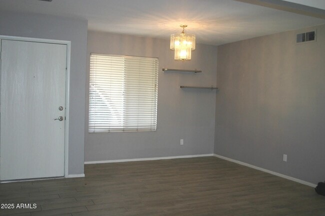 2217 S Las Flores