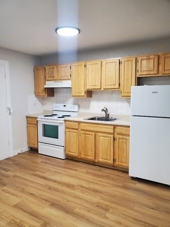 Building Photo - 700 Cummins Hwy Unit G2