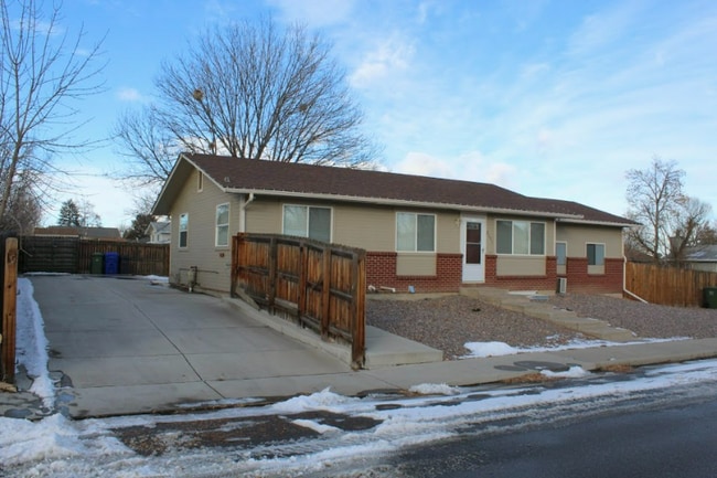 Building Photo - 2153 S Custer Ave Rental