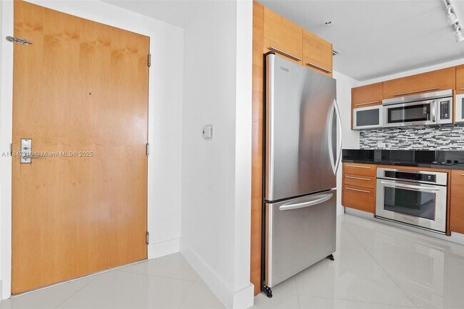 Photo - 253 NE 2nd St Unidad 3602