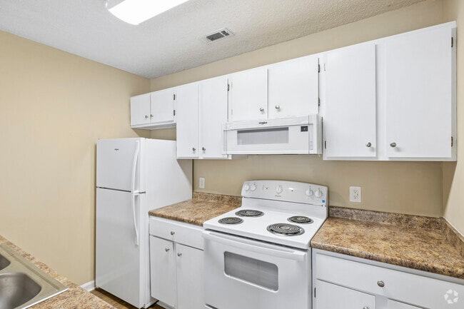 Renovated - 2BR, 2BA - 880SF - Kitchen