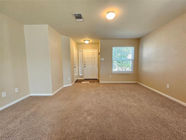 Photo - 412 Summerside Ave