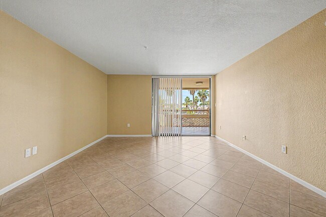 Photo - 4200 N Miller Rd Unidad 408