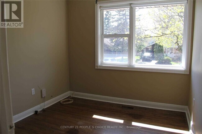 Photo - 39 Meadowland Dr