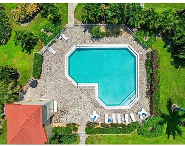 4650 Yacht Harbor Dr