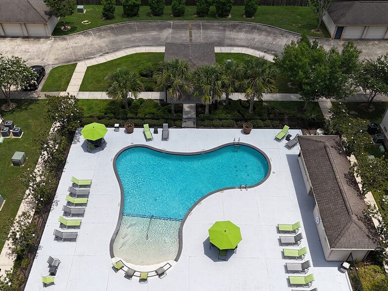 Expansive Sundeck with Chaise Lounge Seating