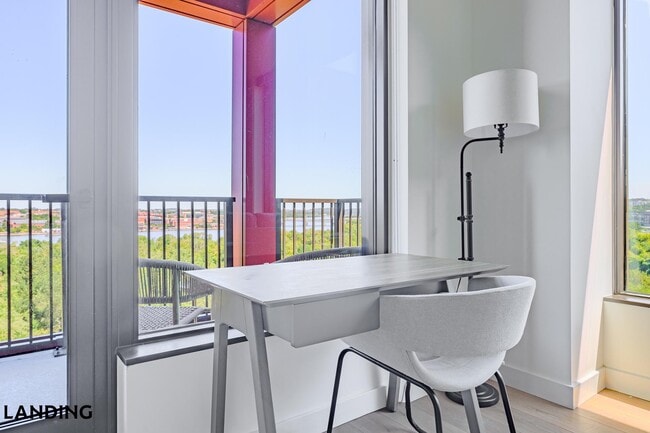 Photo - 632 Howard Rd SE Unidad 1132