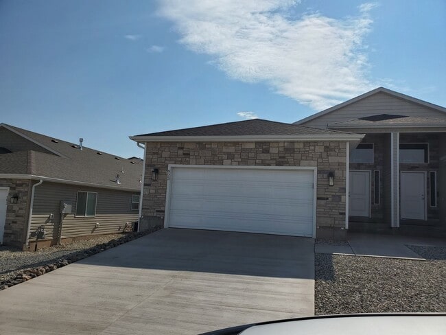 Building Photo - Mountain Vista Townhome