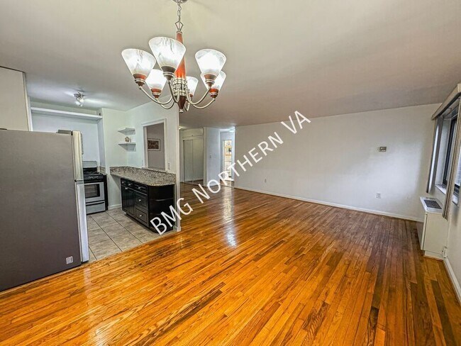 Photo - 1200 S Arlington Ridge Rd