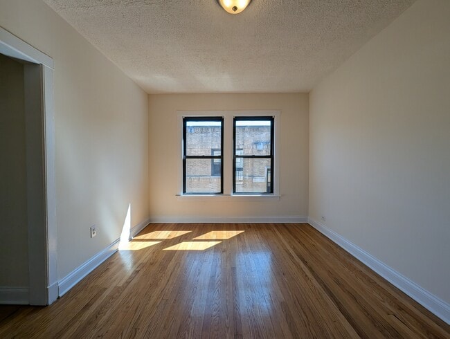 Photo - 2653 N Spaulding Ave Unit 2E