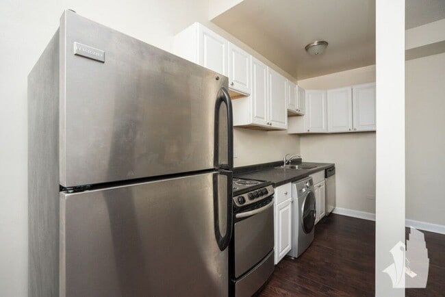 Photo - 3345 N Marshfield Ave