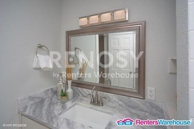 Photo - 4142 Chase St