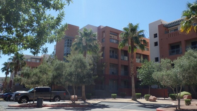 Photo - 2 Bedroom recently painted 2nd Floor Condo in Guard Gated Park Avenue! Unidad 209