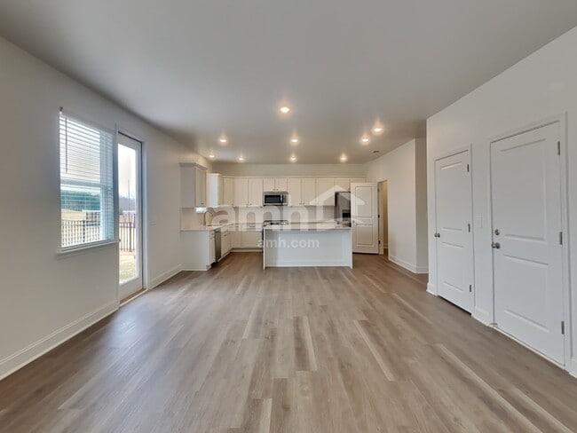 Photo - 108 Punderson Dr