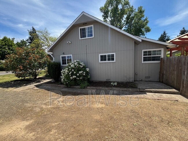 Photo - 1296 NW Keasey St