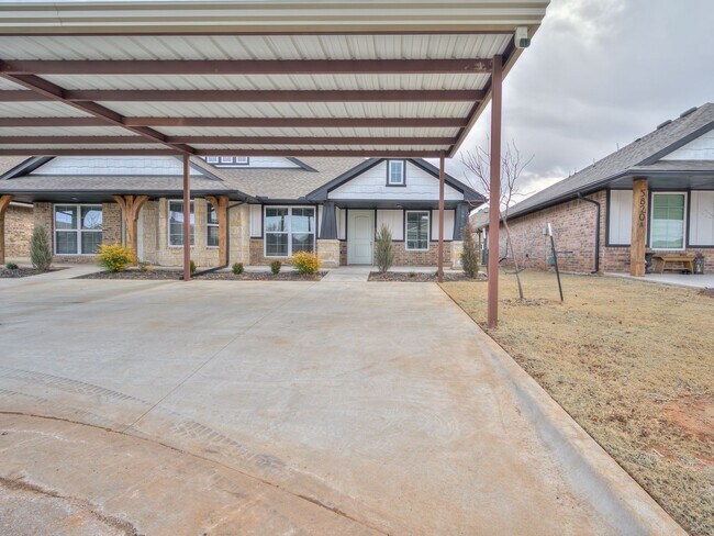 Photo - 5816 Goldfinger Rd Unidad B - The Turner