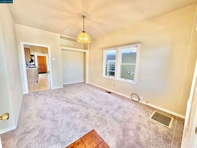 Photo - 821 Virginia St