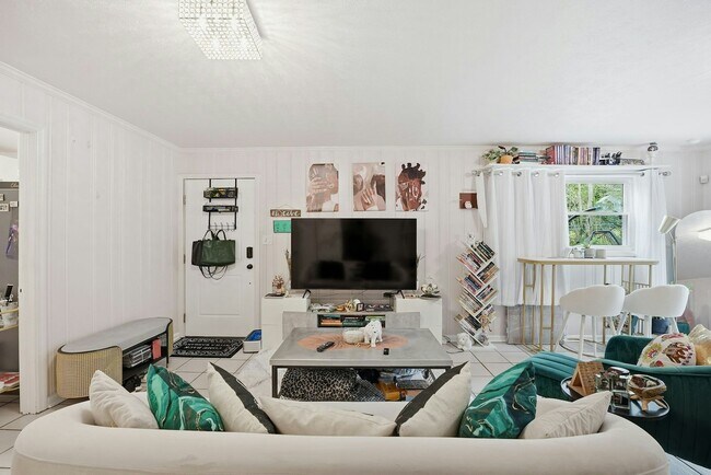 Photo - 1159 Arlington Pkwy NE Unit Bottom